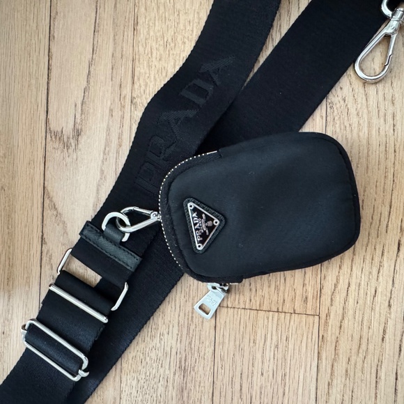 Prada Re-edition Nylon 2005 - Picture 5 of 5